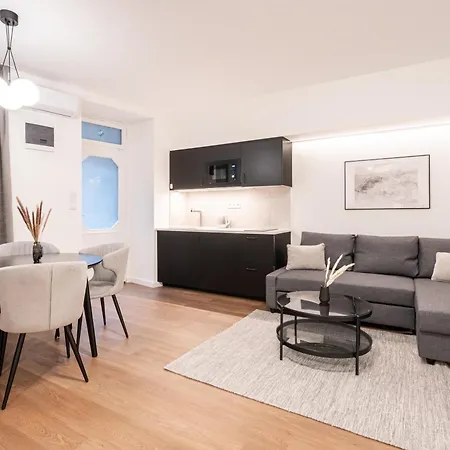 Apartmán E23 - Grand Boulevard Design Loft - Location By Bqa *