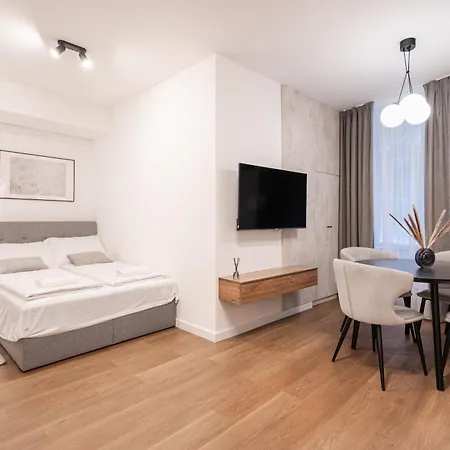 Apartmán E23 - Grand Boulevard Design Loft - Location By Bqa