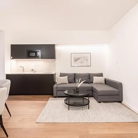 E23 - Grand Boulevard Design Loft - Location By Bqa * Budapešť