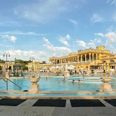 E23 - Grand Boulevard Design Loft - Location By Bqa Apartment Budapest