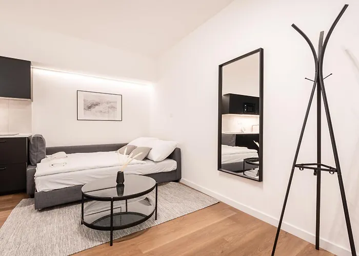 E23 - Grand Boulevard Design Loft - Location By Bqa * Budapesta