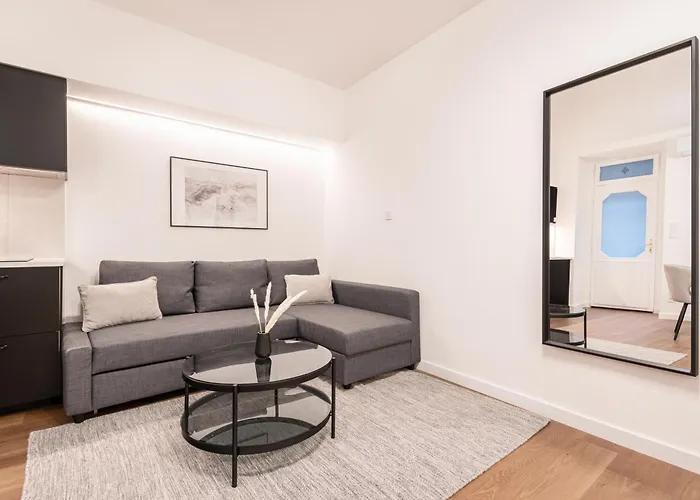 E23 - Grand Boulevard Design Loft - Location By Bqa Budapest