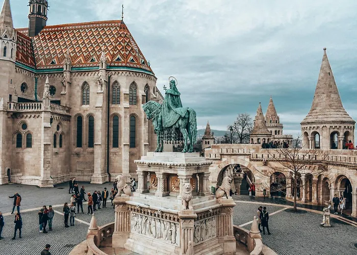 E23 - Grand Boulevard Design Loft - Location By Bqa Apartament Budapesta