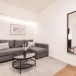 E23 - Grand Boulevard Design Loft - Location By Bqa Budapest