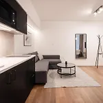 E23 - Grand Boulevard Design Loft - Location By Bqa Apartamento Budapest