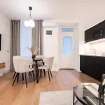 E23 - Grand Boulevard Design Loft - Location By Bqa