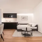 Apartamento E23 - Grand Boulevard Design Loft - Location By Bqa *