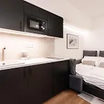 E23 - Grand Boulevard Design Loft - Location By Bqa Apartamento Budapest