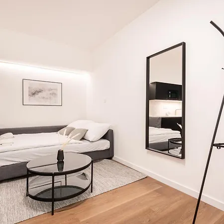 E23 - Grand Boulevard Design Loft - Location By Bqa * Будапешт