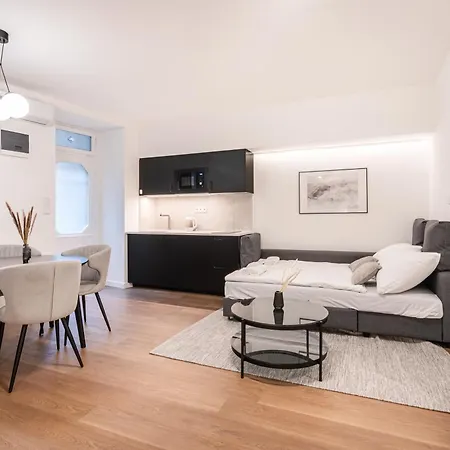 E23 - Grand Boulevard Design Loft - Location By Bqa