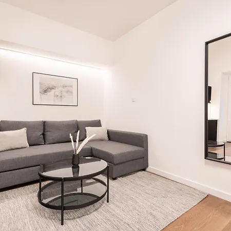 E23 - Grand Boulevard Design Loft - Location By Bqa Boedapest