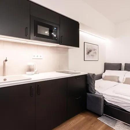 E23 - Grand Boulevard Design Loft - Location By Bqa Appartement Boedapest